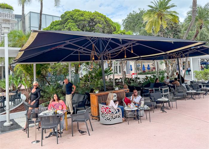 LARGE ☂️🌴 POGGESI COMMERCIAL PATIO UMBRELLA WITH STEEL BASE 🌴☂️