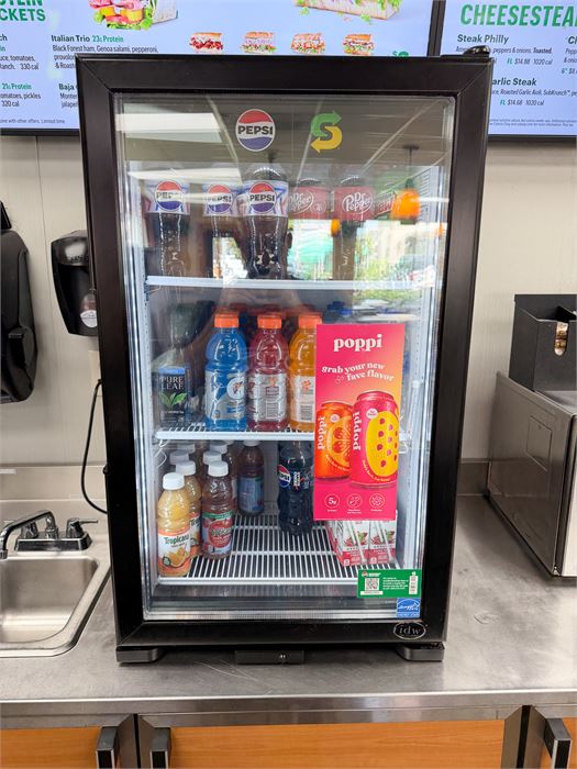 🥤 IDW 5.5 Cu. Ft. Countertop Glass Door Display Refrigerator
