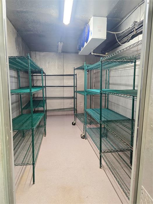 🗄️❄️ Lot of (5) Commercial Metro Epoxy Wire Shelving Racks