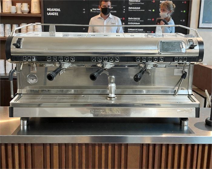 ☕ Nuova Simonelli Aurelia Wave 3 Group Espresso Machine 💰 Retail: $18,779.00