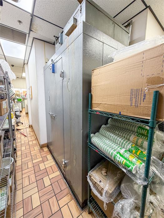 ❄️ Norlake Self-Contained Walk-In Freezer – 6' x 6' x 90" Tall 🧊