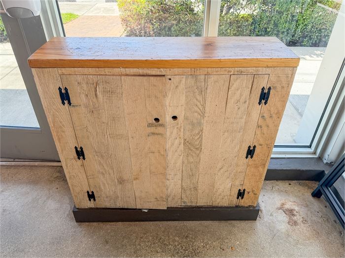 🪵 Rustic Commercial Storage Cabinet / Service Station