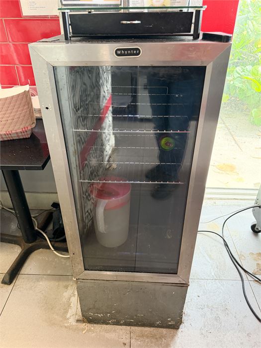 WHYNTER GLASS DOOR BEVERAGE REFRIGERATOR
