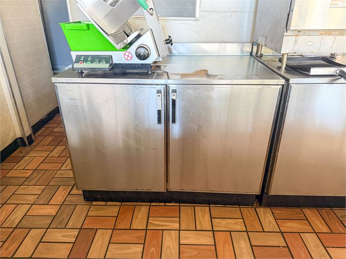 ❄️ Duke RUF-48 Two Door Undercounter Refrigerator 48"