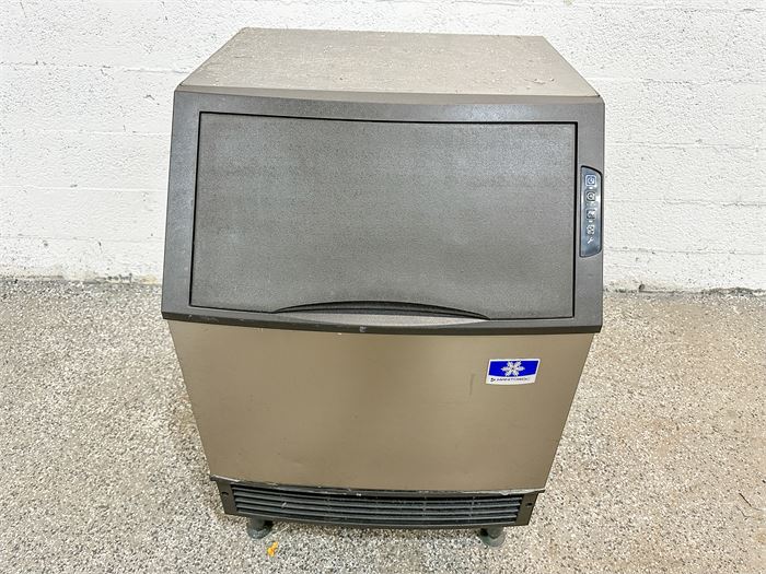 Manitowoc URF0140A Full Cube NEO Undercounter Ice Machine 127lbs/day, Air Cooled