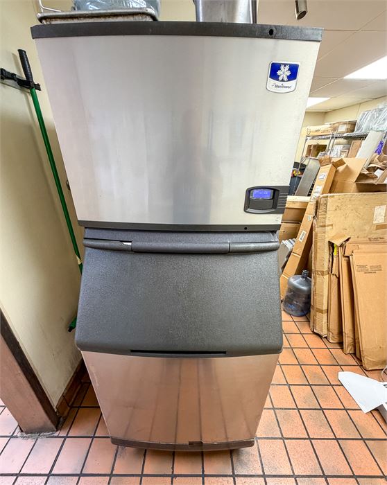 ❄️ Manitowoc Indigo Series Ice Maker with Large-Capacity Ice Storage Bin