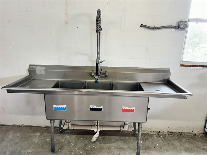 7' Feet Three Compartment Sink With Pre Rinse Attachment