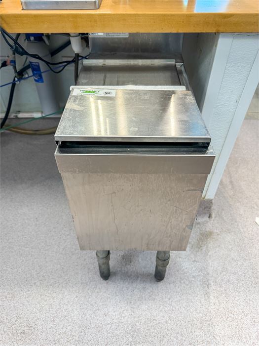 🧊 Regency 600IB1812LID Stainless Steel Built-In Ice Bin