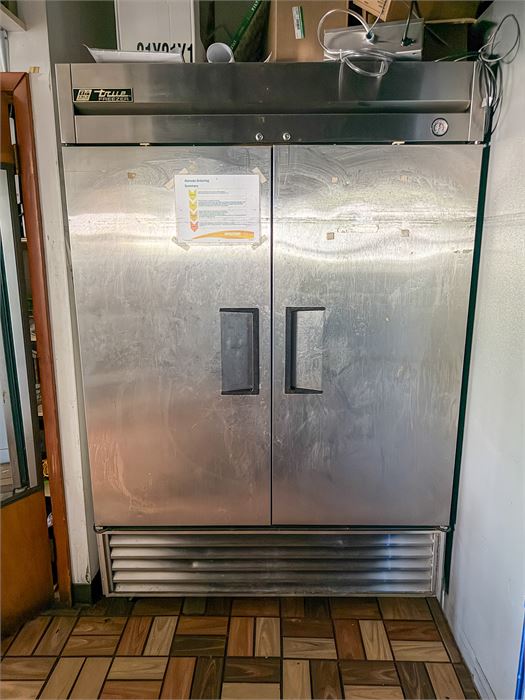 ❄️ True T-49F Two Door Reach-In Freezer