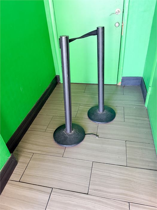🚧 Queue Line Stanchions with Retractable Belt