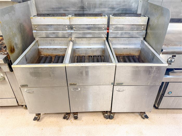 🔥 QTY: (3) Three Pitco 65C+S Gas Fryers 80 lb Vats, Floor Model, Natural Gas