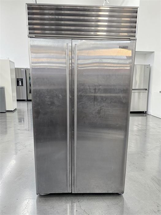❄️ Sub-Zero 642/S-2 Stainless Steel Side-by-Side Refrigerator & Freezer ❄️