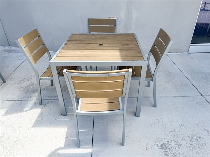 🪑🌞 Commercial Outdoor Patio Dining Set – (1) Square Table & (4) Matching Chair