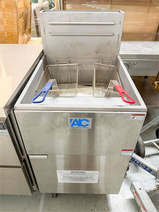 NEW! ATC GTS50 Propane (LP) 50 lb Commercial Floor Fryer w/ (2) Baskets