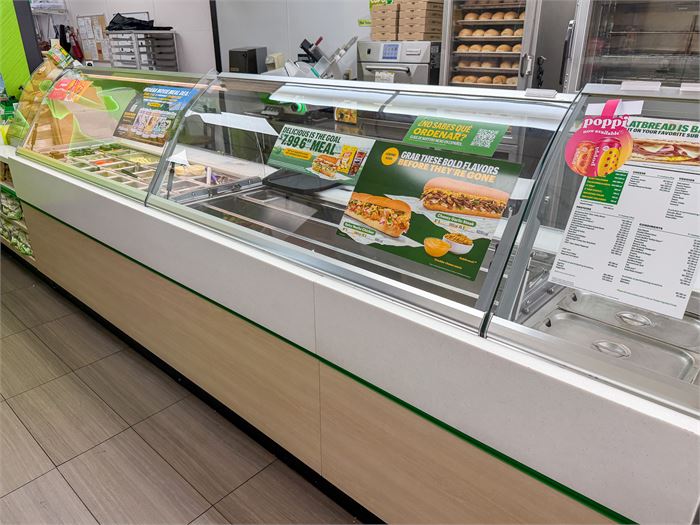🥗 Refrigerated Subway Sandwich Prep Station with Sneeze Guard –NEEDS SERVICE