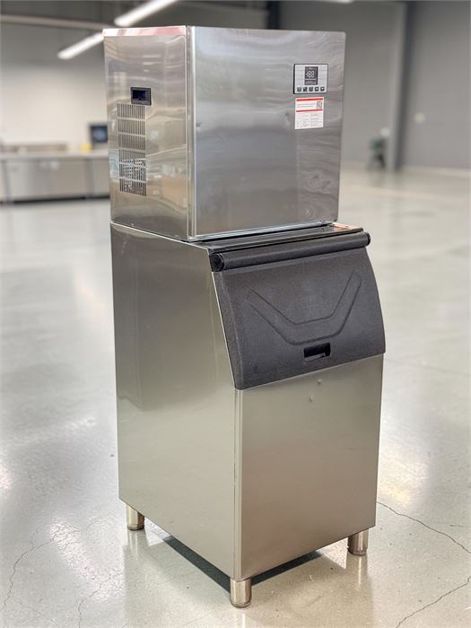 🧊❄️ Brand New Ice Maker – Produces 400 Lbs. of Ice Per Day with 300 Lb. Storage